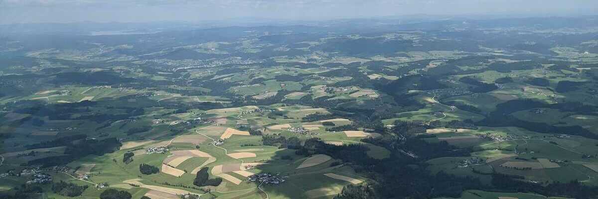 Flugwegposition um 11:24:50: Aufgenommen in der Nähe von Gemeinde Altenfelden, Österreich in 1549 Meter